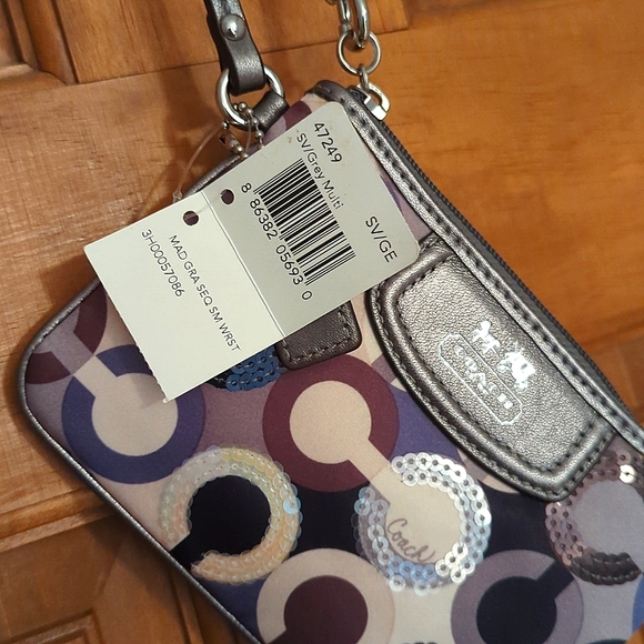 Coach Wristlet - Picture 4 of 7